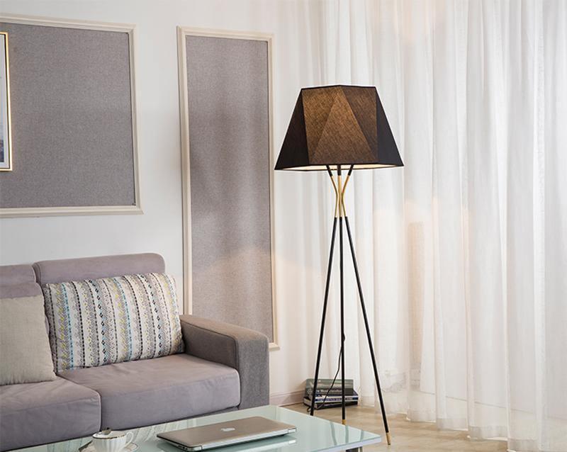 Solitaire Floor Lamp.