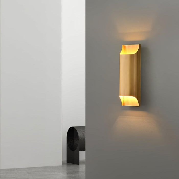 Leclerc Brass Wall Lamp-DWHOME