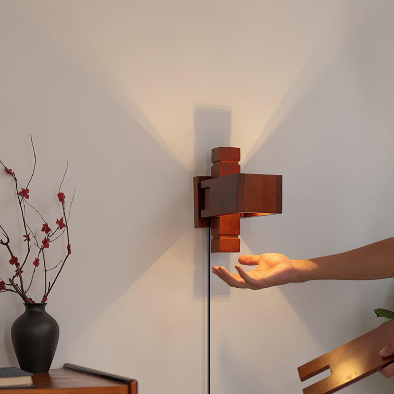 Taliesin Plug-in Wall Lamp-DWHOME