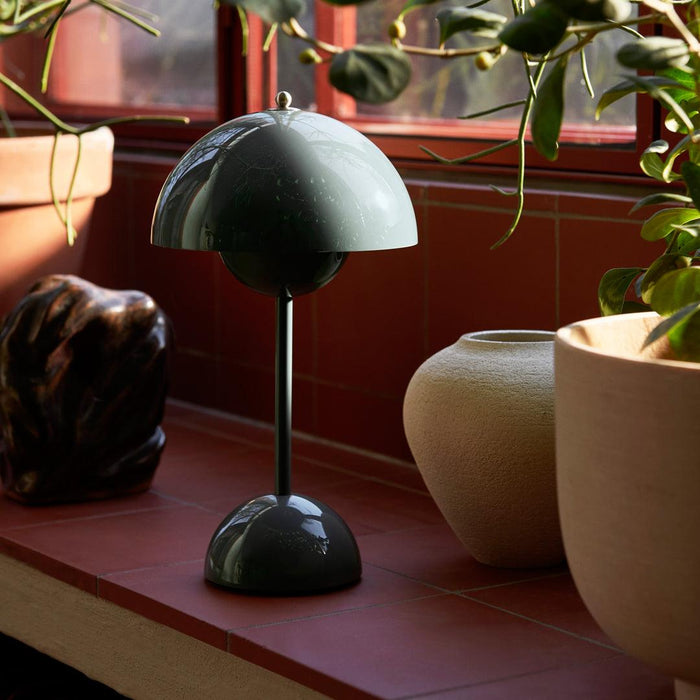 Verner Panton VP9 Flowerpot - Portable Table Lamp - DWHOME