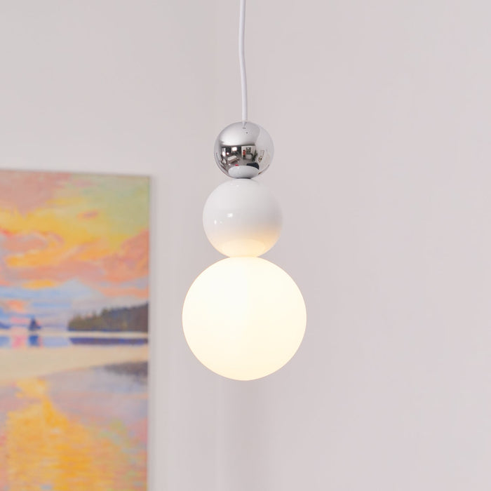 Acrylic Three Ball Pendant Lamp.