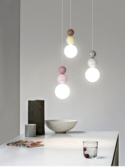 Acrylic Three Ball Pendant Lamp.