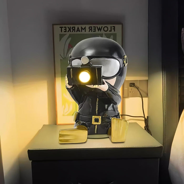 Adventurer Resin Table Lamp-DWHOME