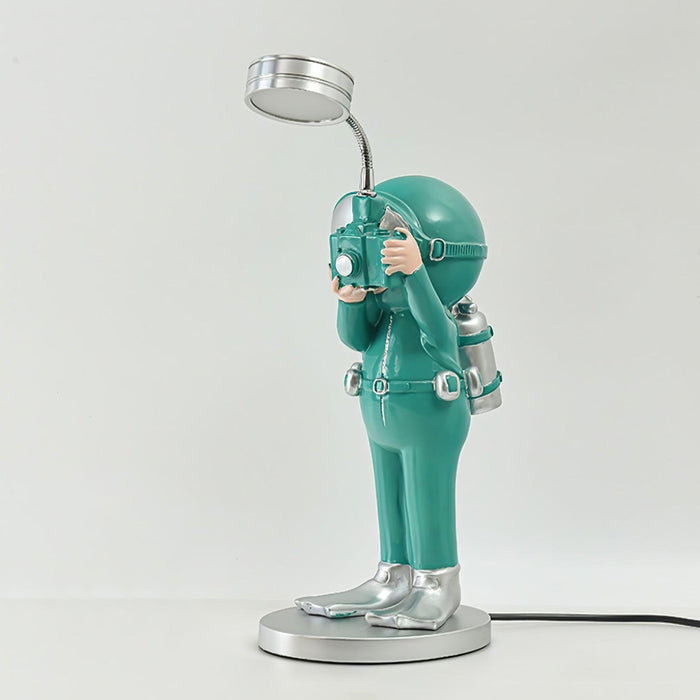 Adventurer Resin Table Lamp-DWHOME