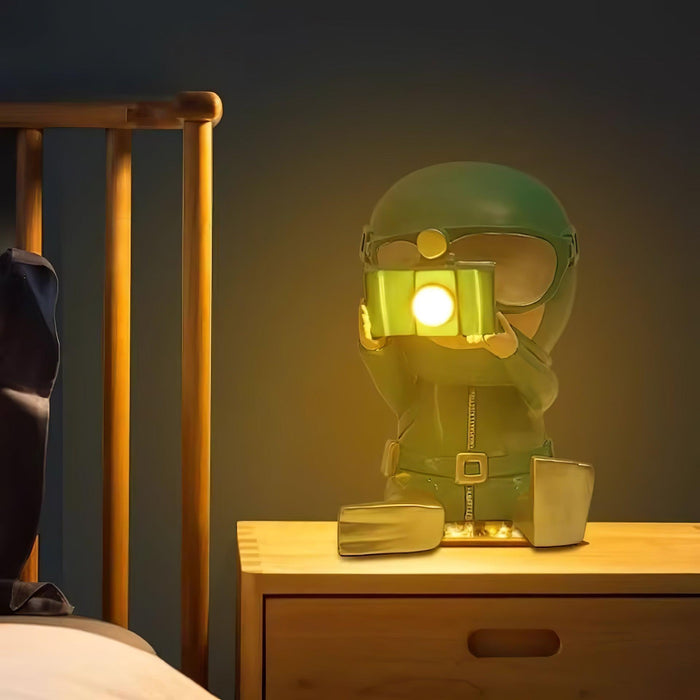 Adventurer Resin Table Lamp-DWHOME