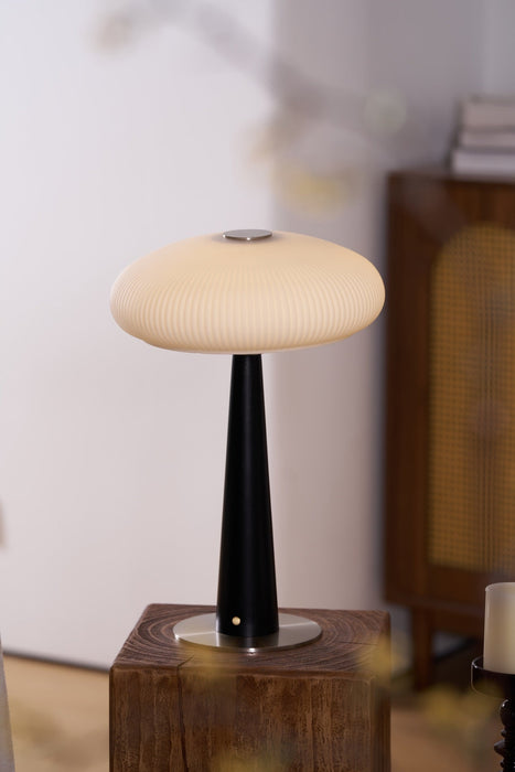 Aeruno Table Lamp-DWHOME