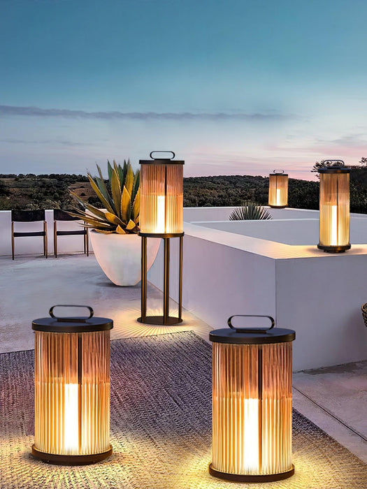 Lantern Garden Outdoor Light-DWHOME