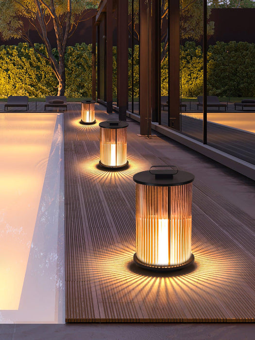 Lantern Garden Outdoor Light-DWHOME
