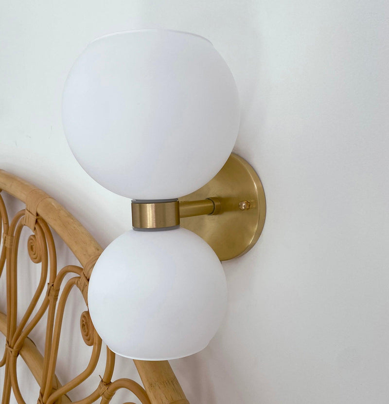 Round Pearl Sconce-DWHOME