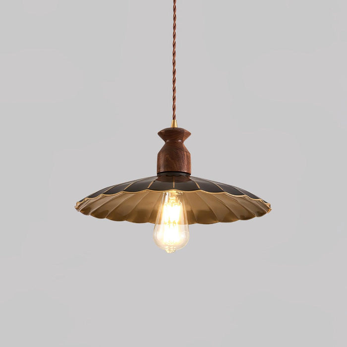 Brass Crest Pendant Light - Vakkerlight