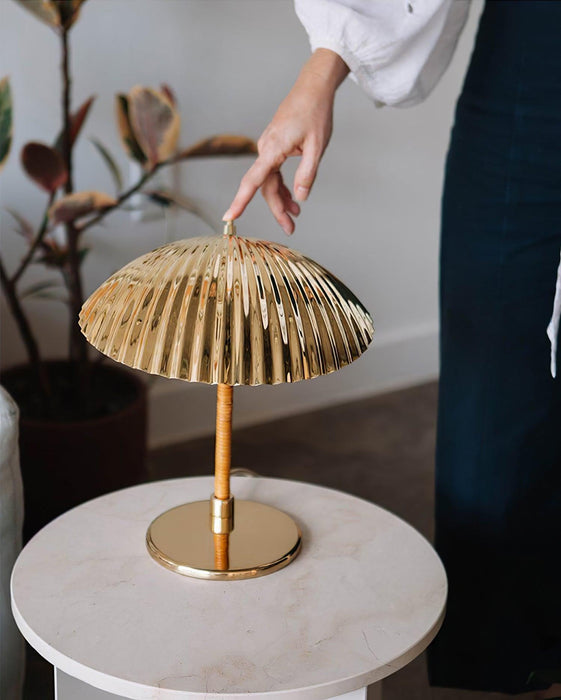 Brass Shell Table Lamp-DWHOME