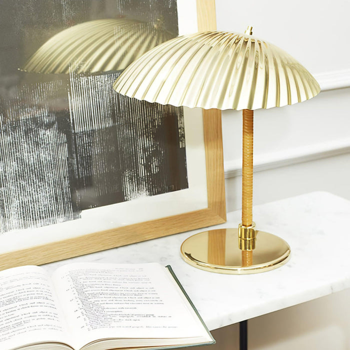 Brass Shell Table Lamp-DWHOME