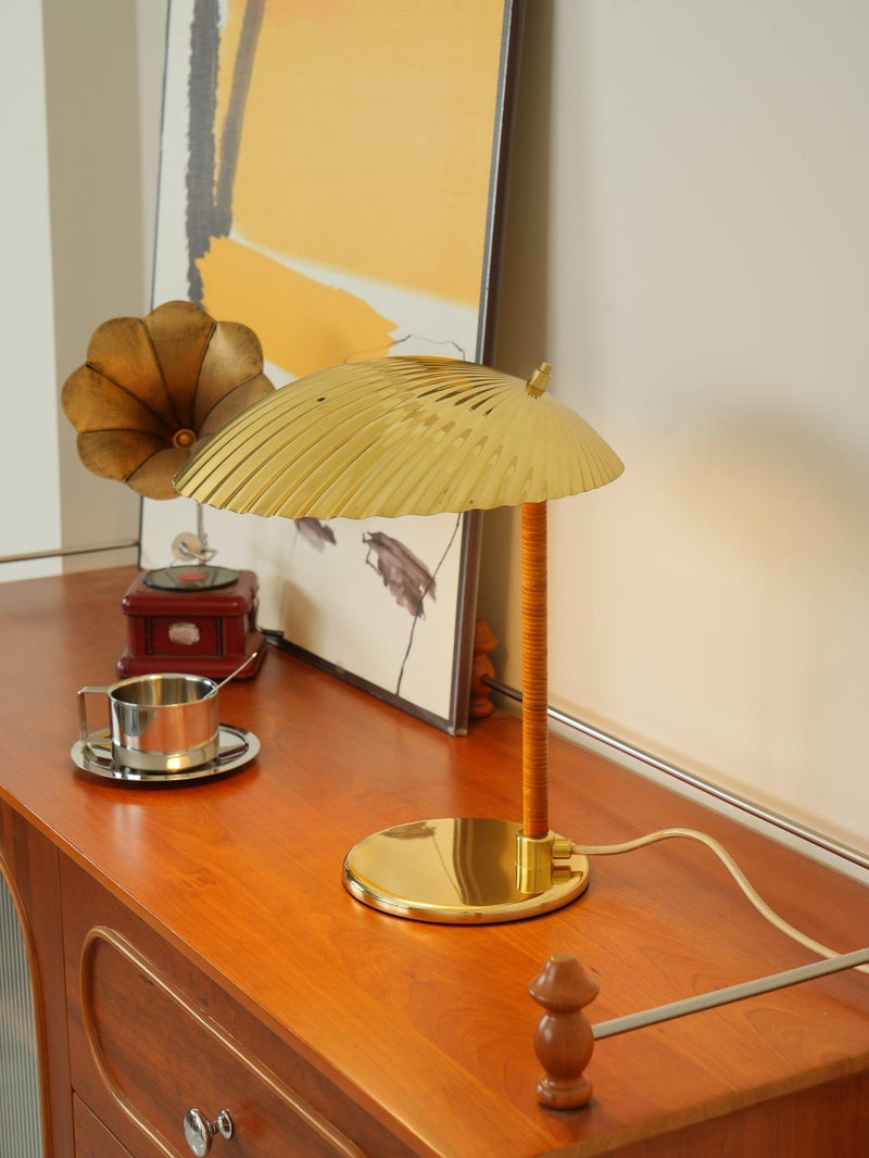 Brass Shell Table Lamp-DWHOME