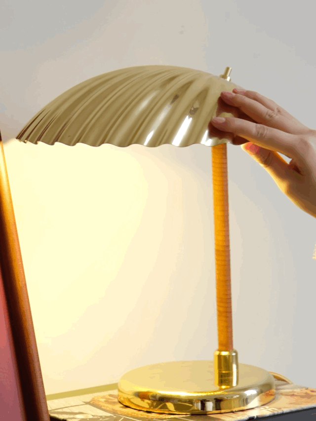 Brass Shell Table Lamp-DWHOME