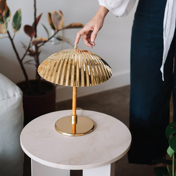 Brass Shell Table Lamp-DWHOME