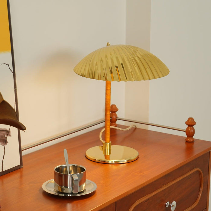 Brass Shell Table Lamp-DWHOME