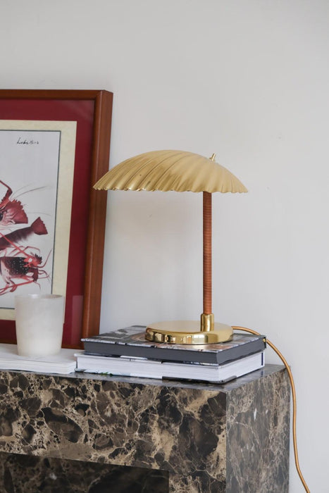 Brass Shell Table Lamp-DWHOME