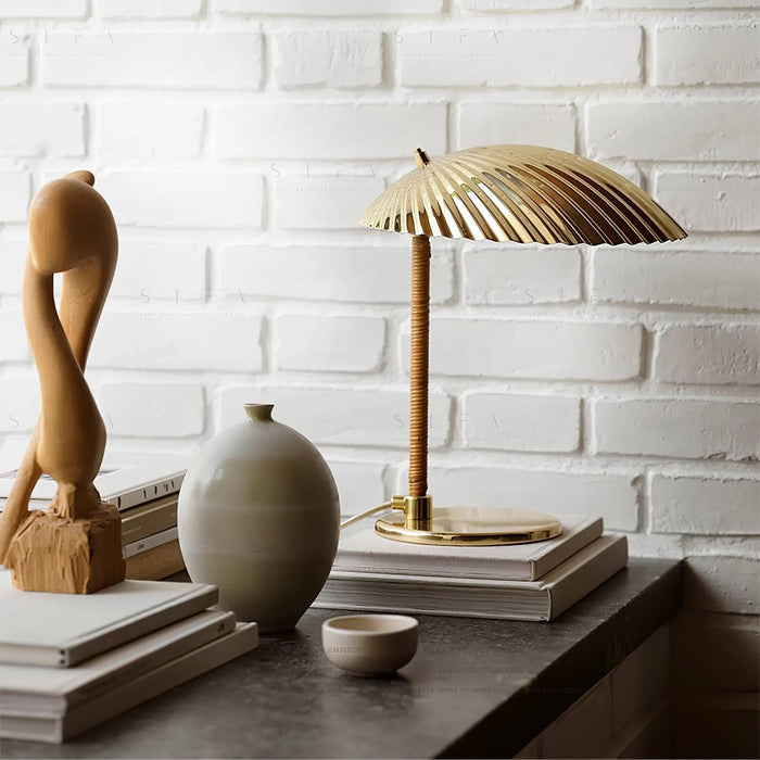 Brass Shell Table Lamp-DWHOME