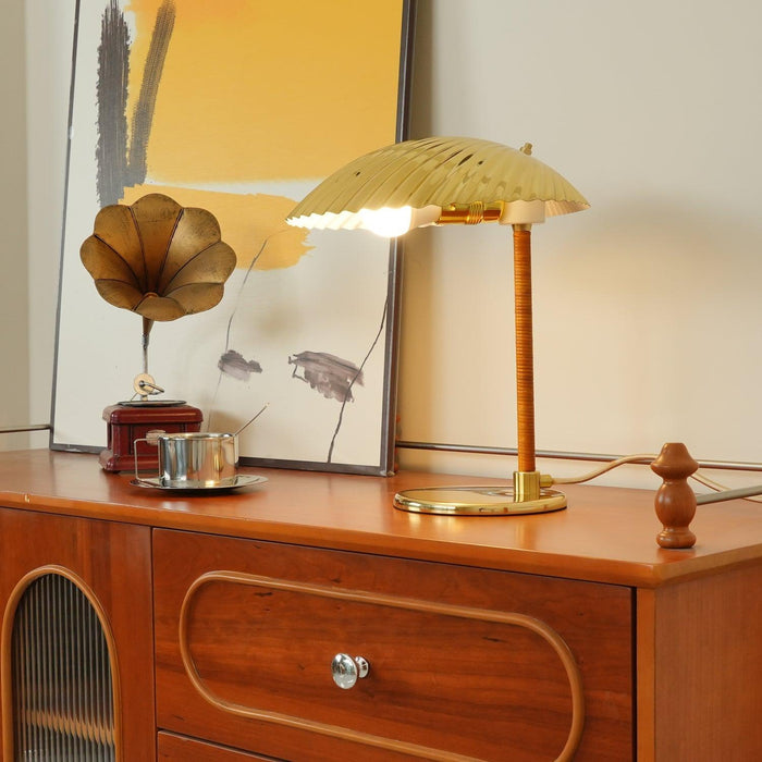 Brass Shell Table Lamp-DWHOME