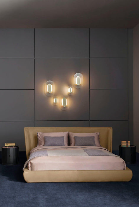 Button Wall Lamp.