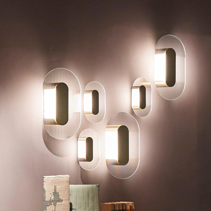 Button Wall Lamp.