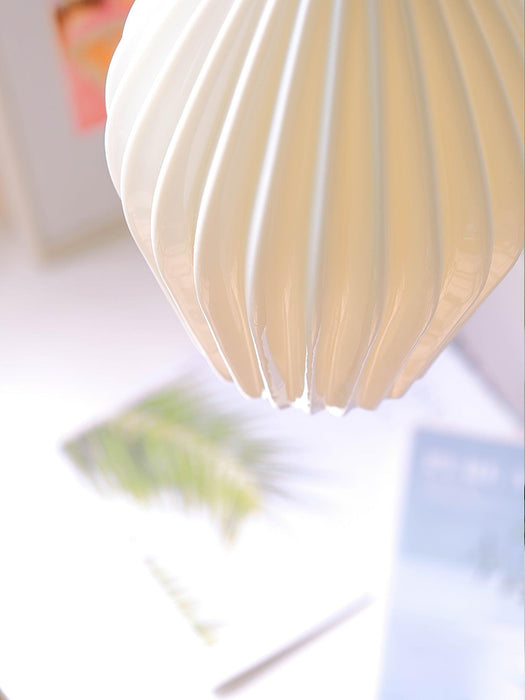 Ceramic Ribbed Pendant light - Vakkerlight