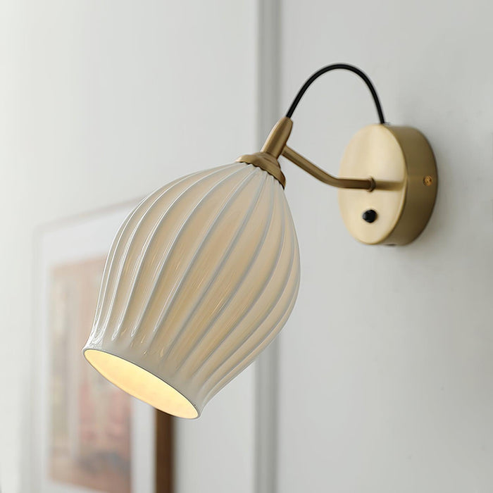 Ceramic Ribbed Wall light - DWHOME