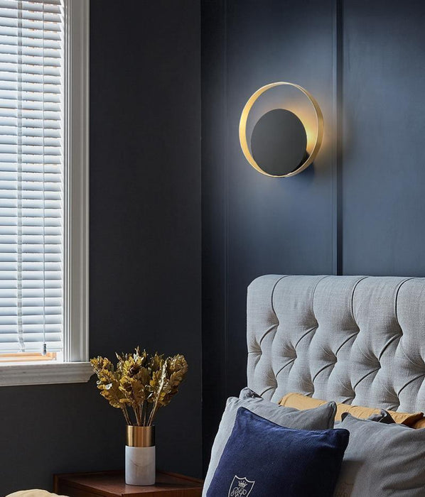 Circle Wall Lamp.