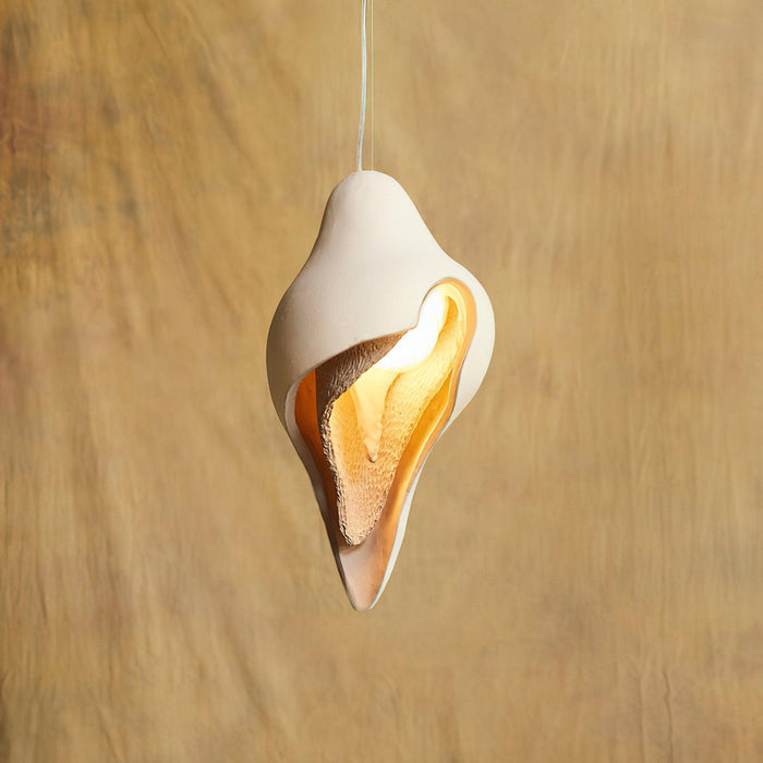 Conch Resin Pendant Lamp.