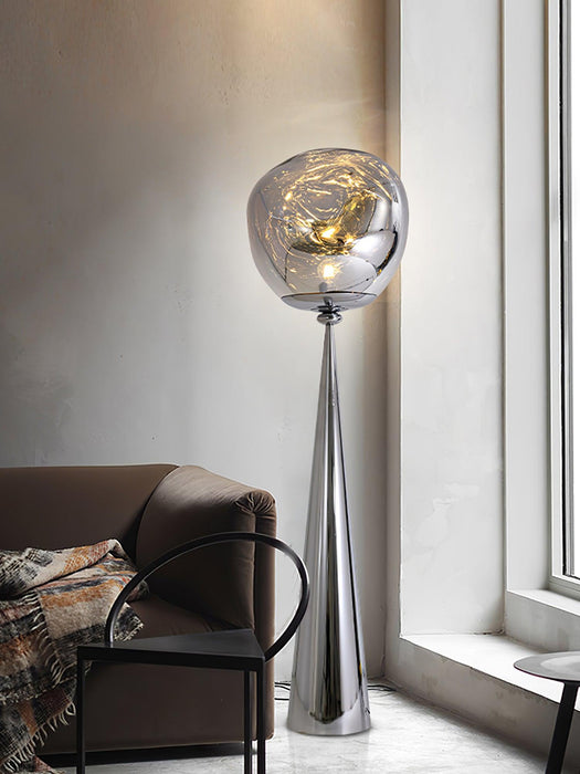 Cone Lava Floor Lamp - Vakkerlight