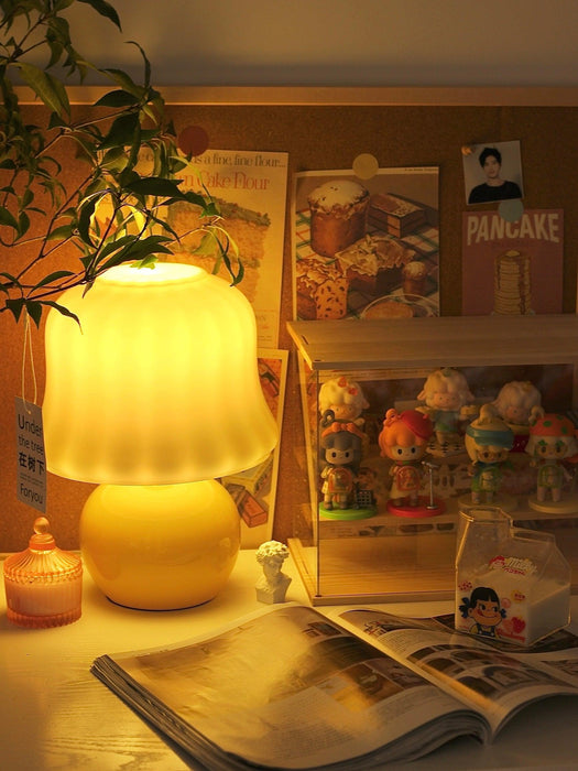 Creamy Mushroom Table Lamp-DWHOME
