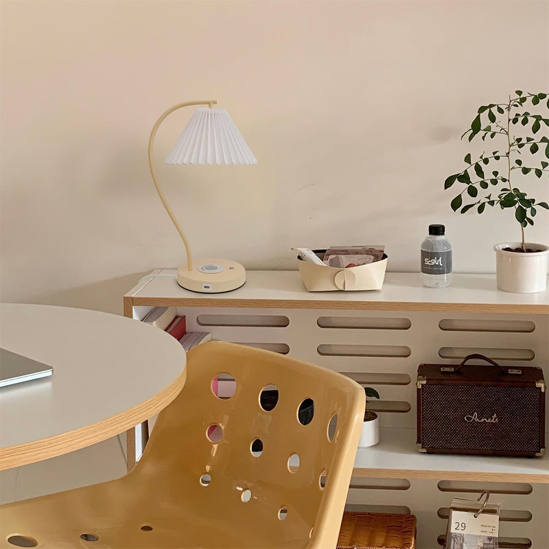 Crescini Pleated Table Lamp-DWHOME