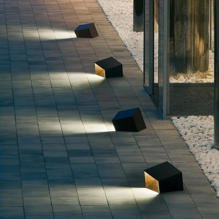 Cube Garden Solar Outdoor Light - DWHOME