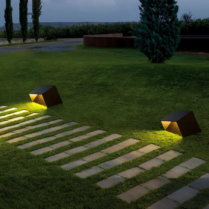 Cube Garden Solar Outdoor Light - DWHOME