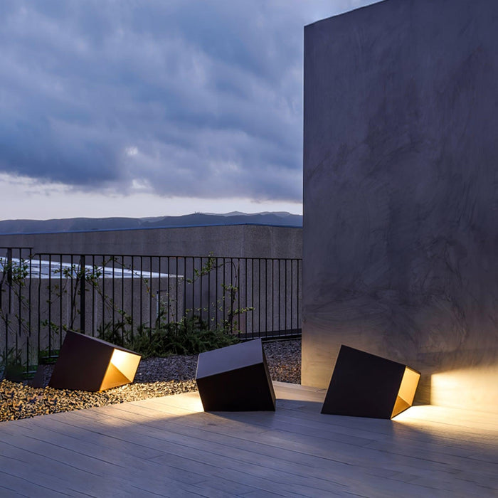 Cube Garden Solar Outdoor Light - DWHOME