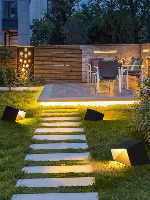 Cube Garden Solar Outdoor Light - DWHOME