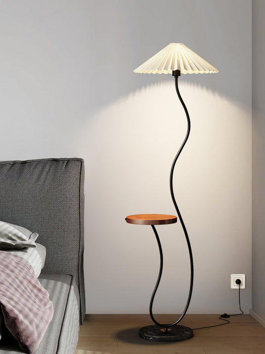 Curvatura Floor Lamp - Vakkerlight