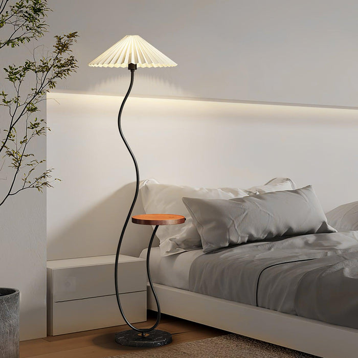 Curvatura Floor Lamp.