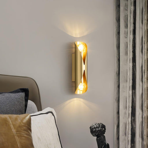 Diamonds Brass Wall Lamp.