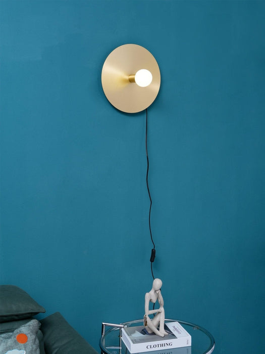 Dot Wall Lamp.