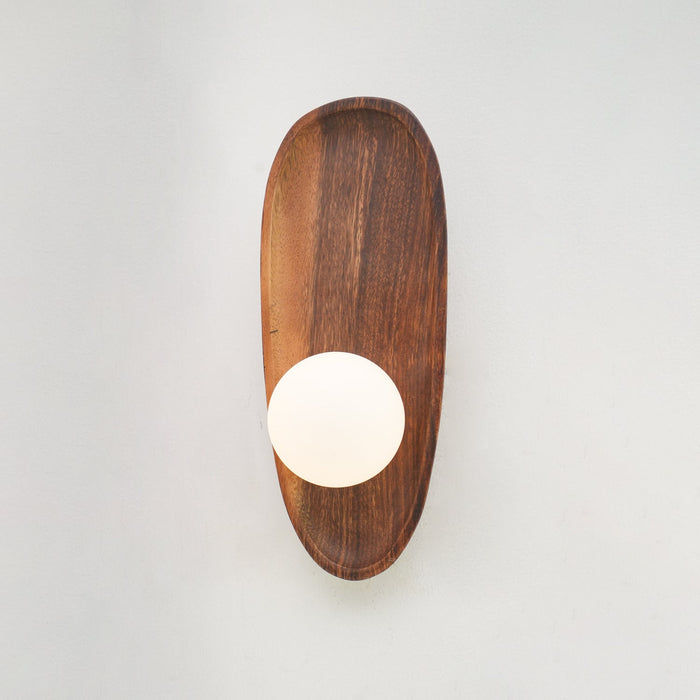 Eivor Wall Lamp.