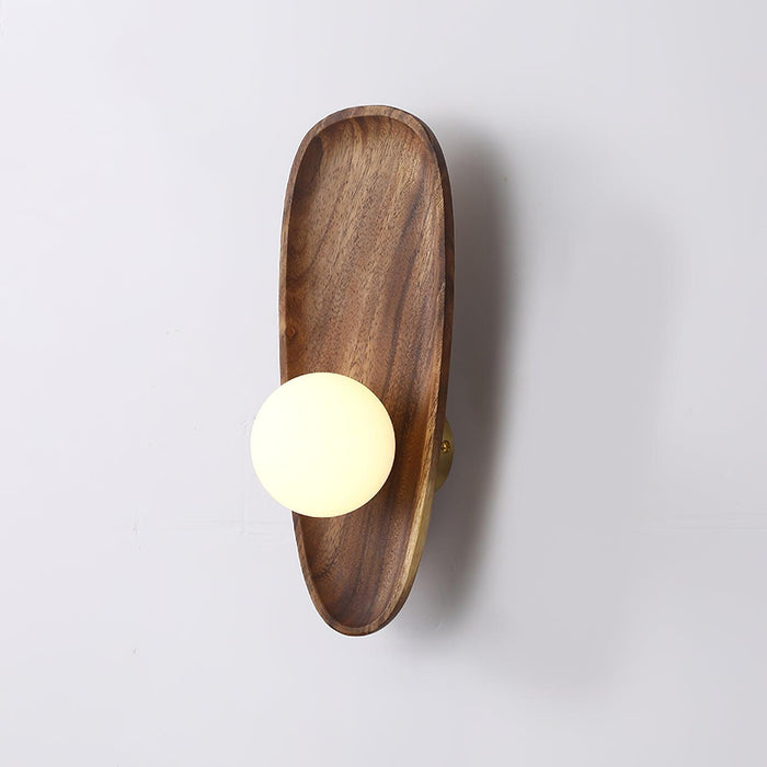 Eivor Wall Lamp.