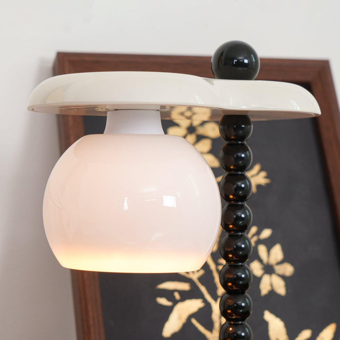 Everalda Metal Table Lamp-DWHOME