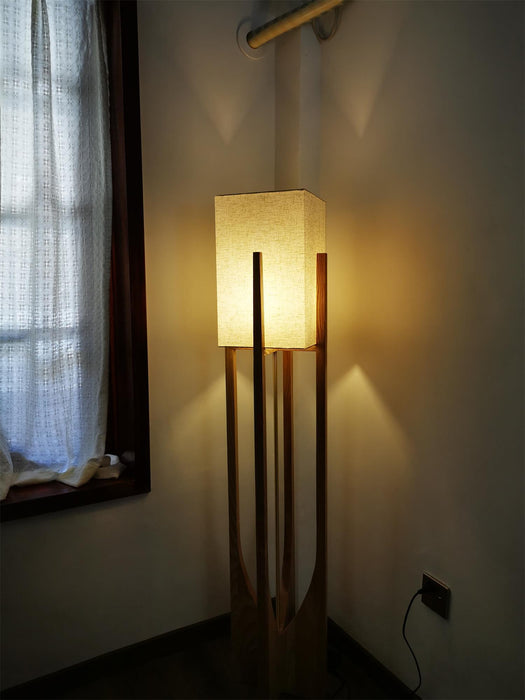 Fairbanks Floor Lamp - DWHOME