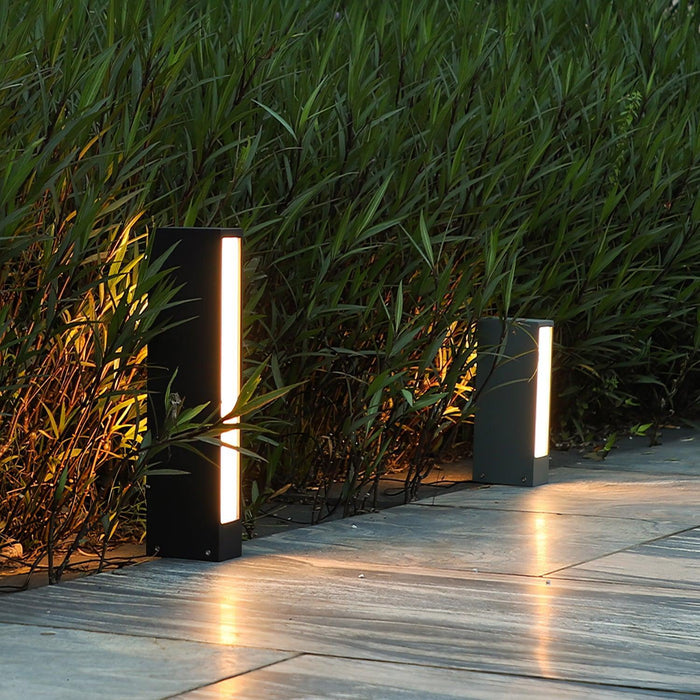 Faro Outdoor Post Lamp-DWHOME