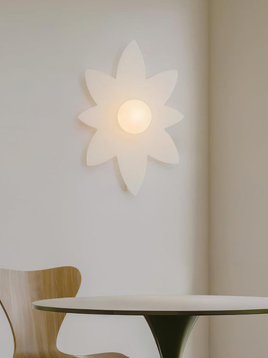 Flowers Wall Lamp.