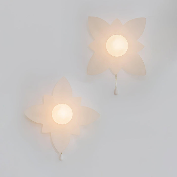 Flowers Wall Lamp.