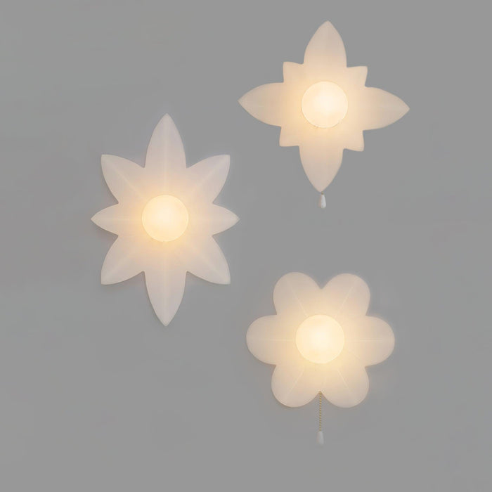 Flowers Wall Lamp.