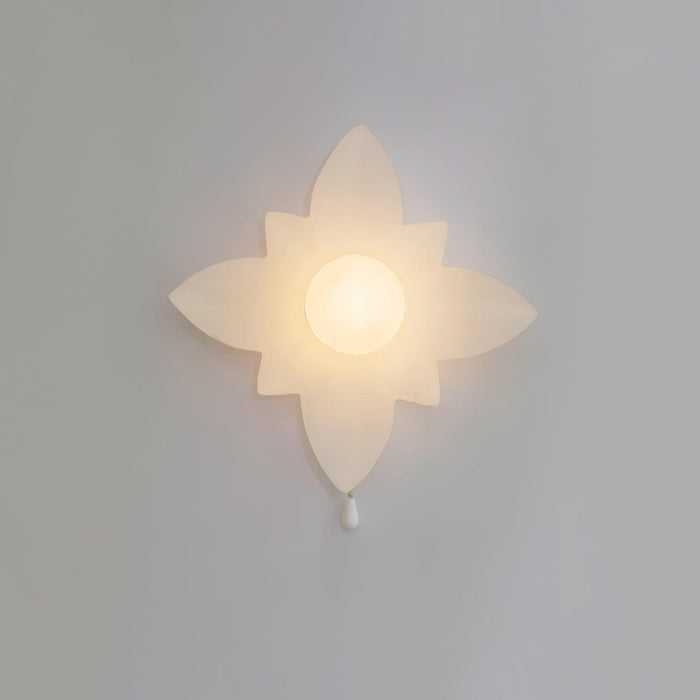 Flowers Wall Lamp.