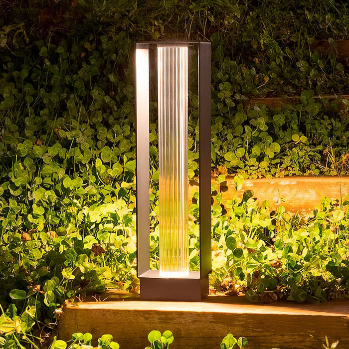 Frame Outdoor Post Lamp.